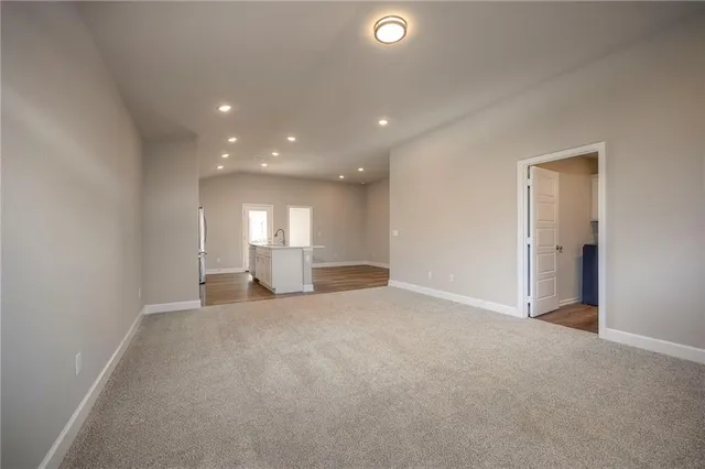 $405,000 | 26561 West 84th Street, Lenexa, KS 66227