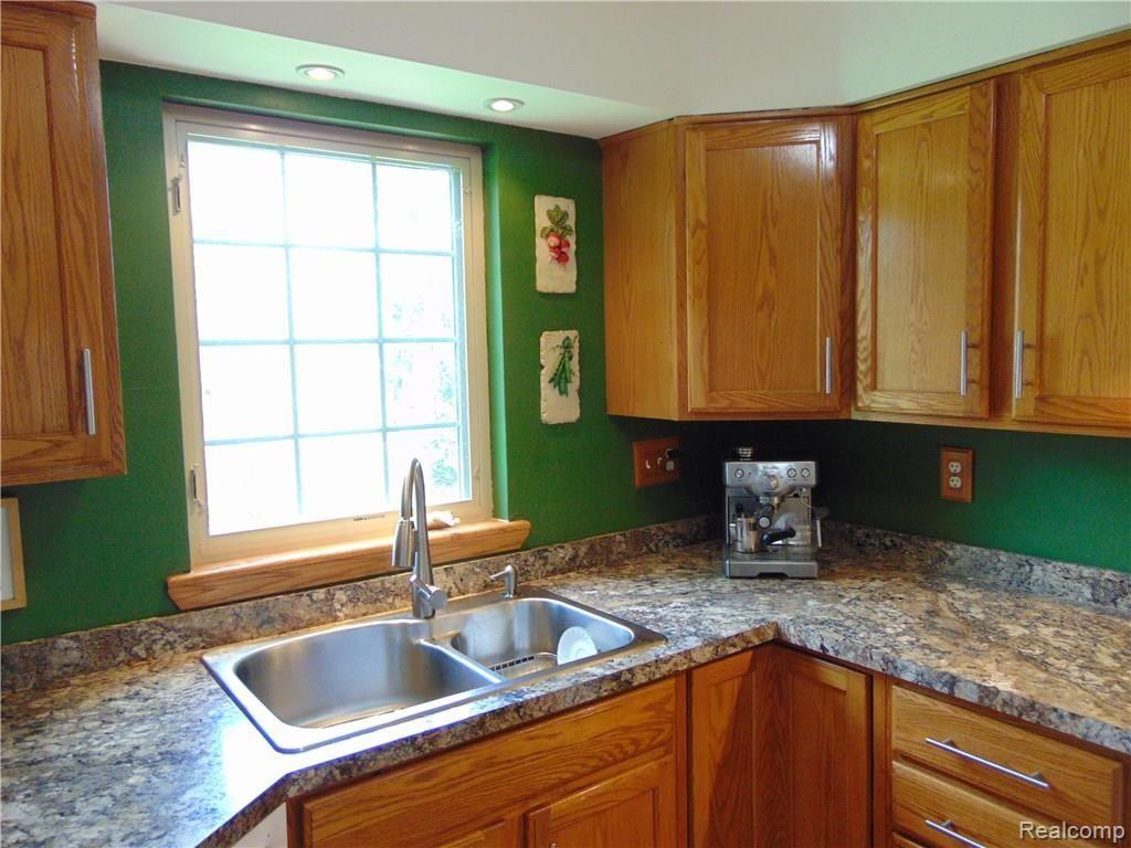 2700 Mohawk Lane Rochester Hills, MI 48306 - Photo 27 of 83