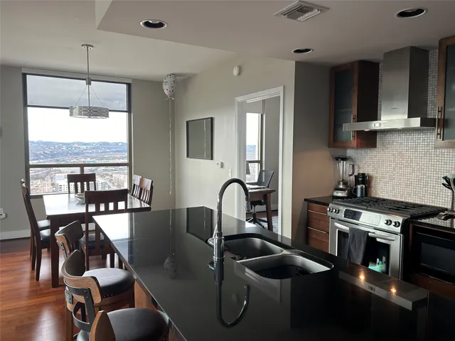 $3,500 | 300 Bowie Street, Unit 3003, Austin, TX 78703