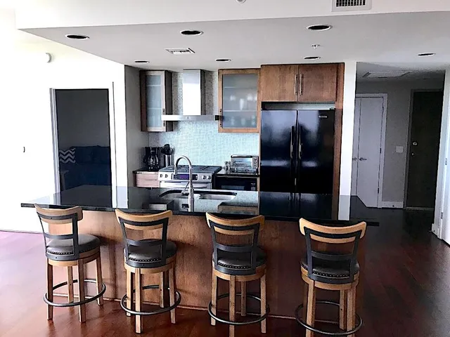 $3,500 | 300 Bowie Street, Unit 3003, Austin, TX 78703