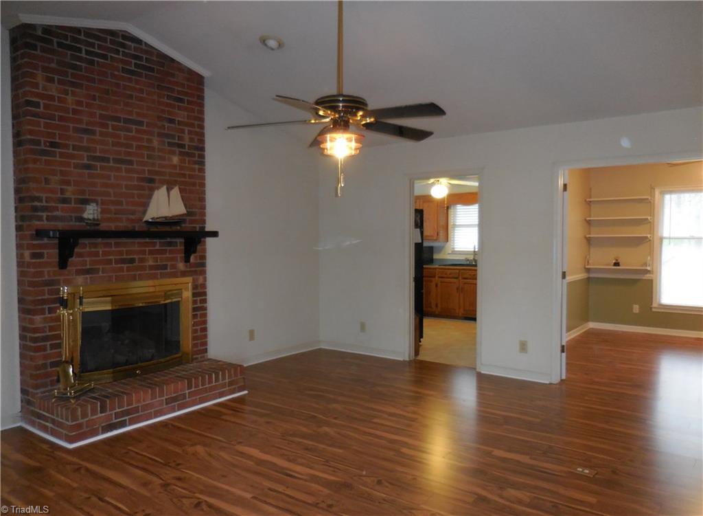 5752 Drake Road Greensboro, NC 27406 - Photo 3 of 18 Gallery Image 3