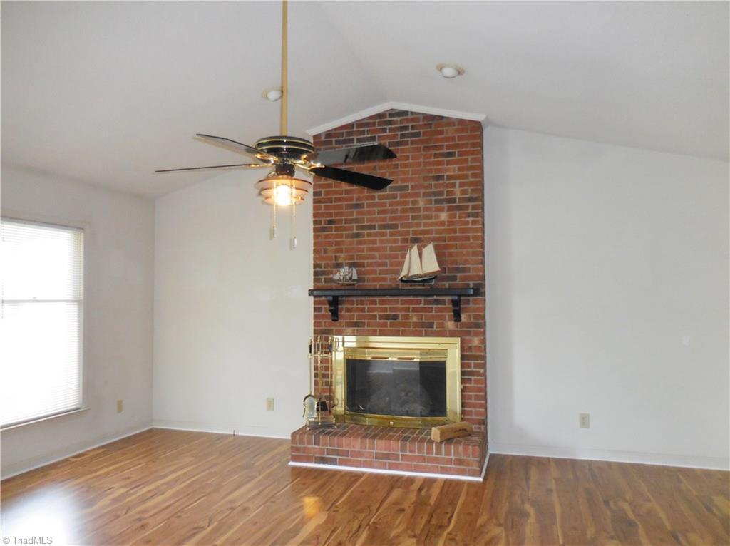 5752 Drake Road Greensboro, NC 27406 - Photo 4 of 18 Gallery Image 4