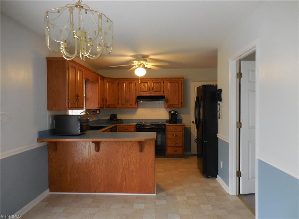 5752 Drake Road Greensboro, NC 27406 - Photo 7 of 18 Gallery Image 7