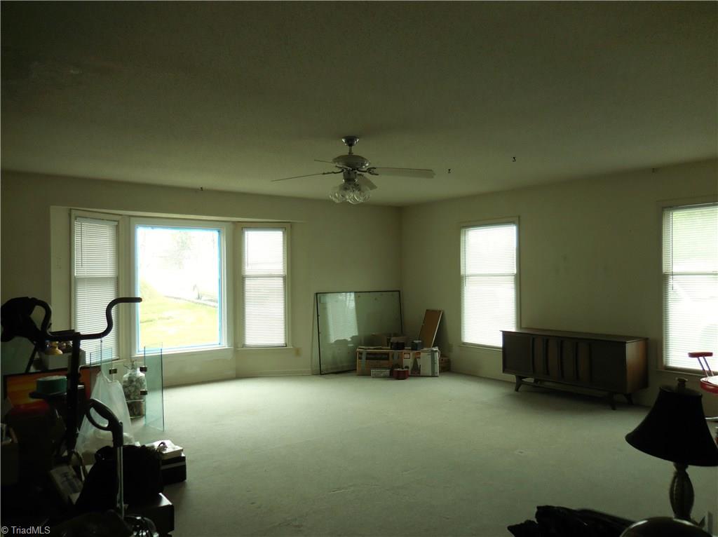 5752 Drake Road Greensboro, NC 27406 - Photo 9 of 18 Gallery Image 9