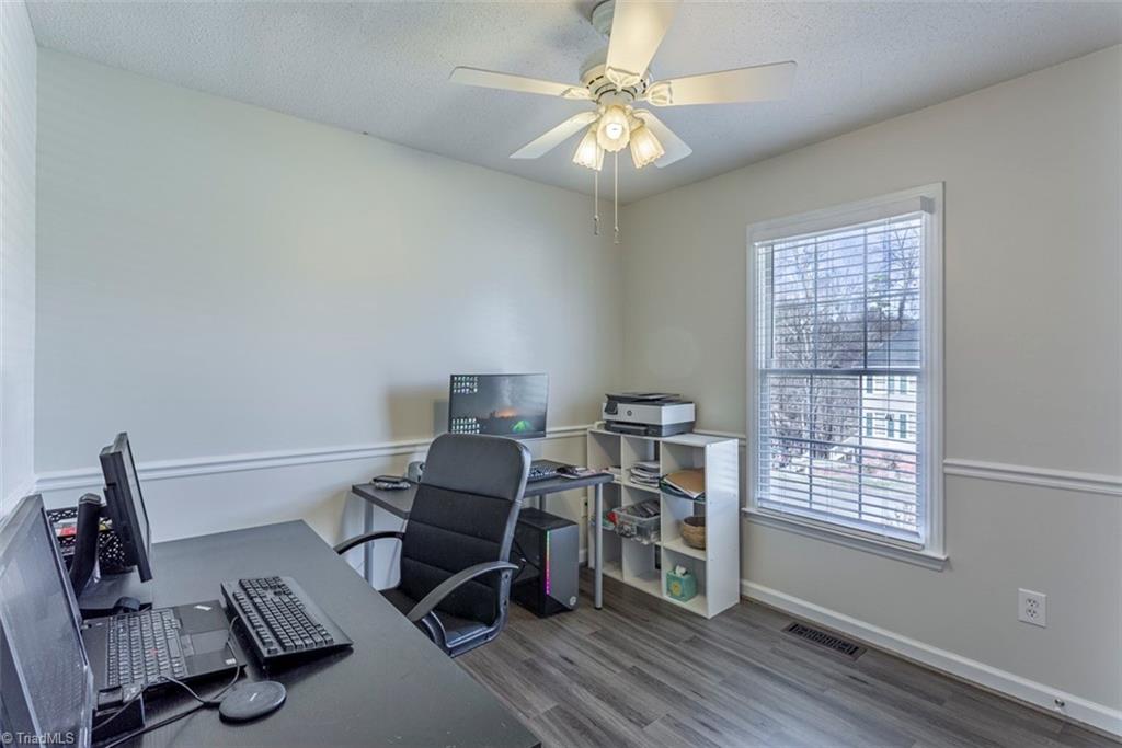 5603 Pinetuck Road Greensboro, NC 27407 - Photo 8 of 25 Gallery Image 8