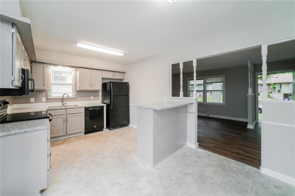 409 North E Sharon Street Lee's Summit, MO 64063 - Photo 5 of 17