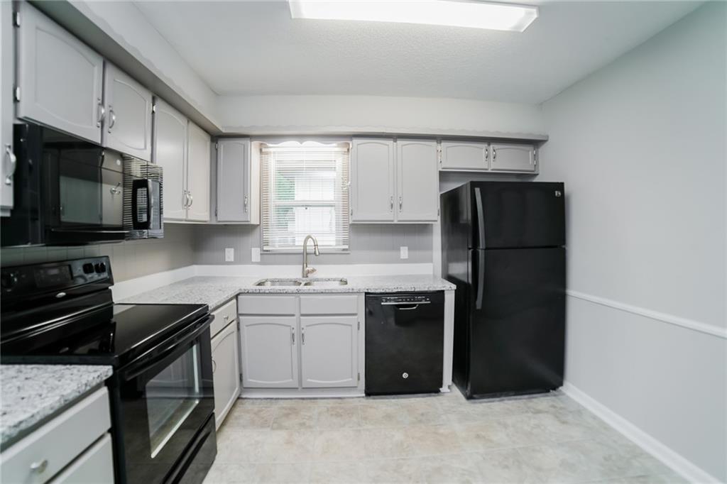 409 North E Sharon Street Lee's Summit, MO 64063 - Photo 6 of 17