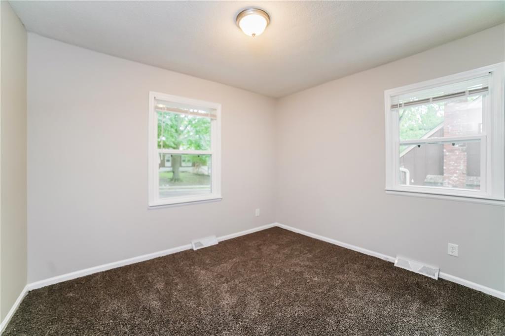 409 North E Sharon Street Lee's Summit, MO 64063 - Photo 7 of 17