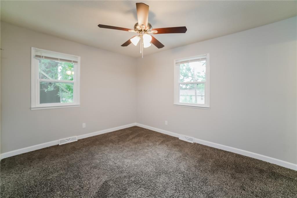 409 North E Sharon Street Lee's Summit, MO 64063 - Photo 10 of 17