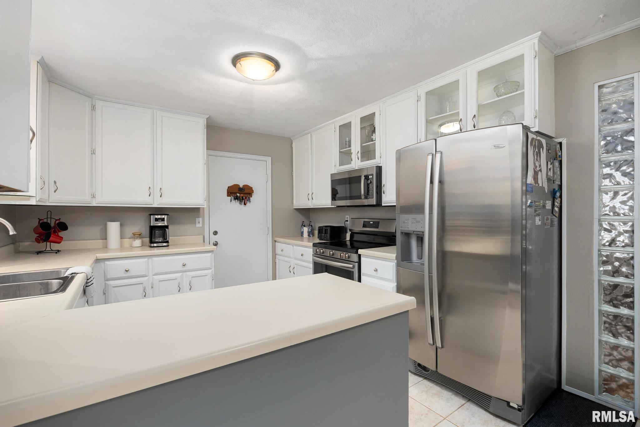 303 Beloit Road Marquette Heights, IL 61554 - Photo 11 of 51