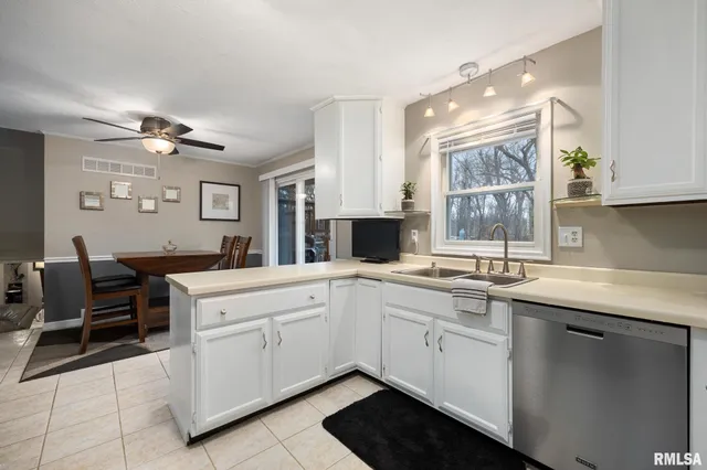 $229,990 | 303 Beloit Road, Marquette Heights, IL 61554