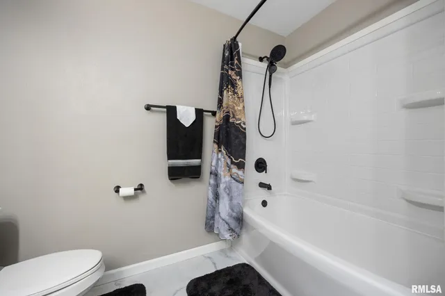 $229,990 | 303 Beloit Road, Marquette Heights, IL 61554