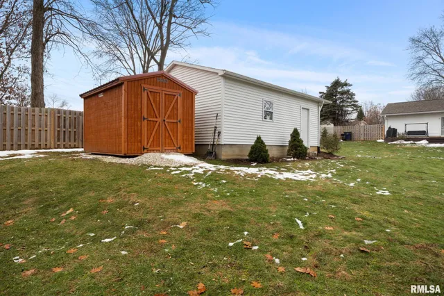 $229,990 | 303 Beloit Road, Marquette Heights, IL 61554
