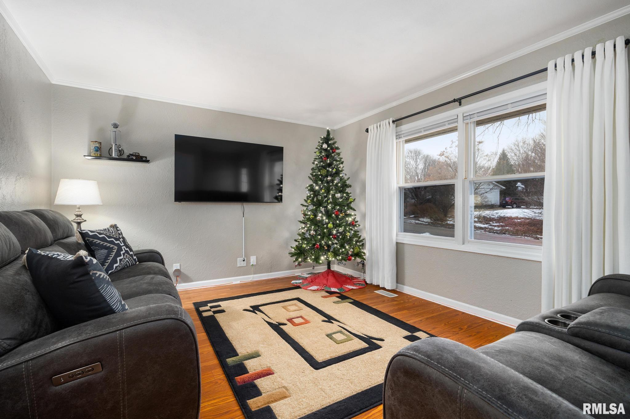 303 Beloit Road Marquette Heights, IL 61554 - Photo 5 of 51