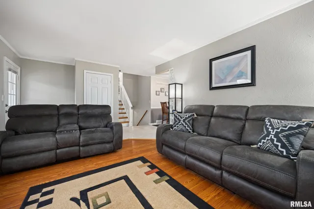 $229,990 | 303 Beloit Road, Marquette Heights, IL 61554