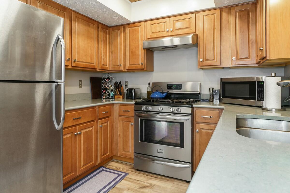5281 Timberline Road, Unit 150 Columbus, OH 43220 - Photo 10 of 37 Kitchen