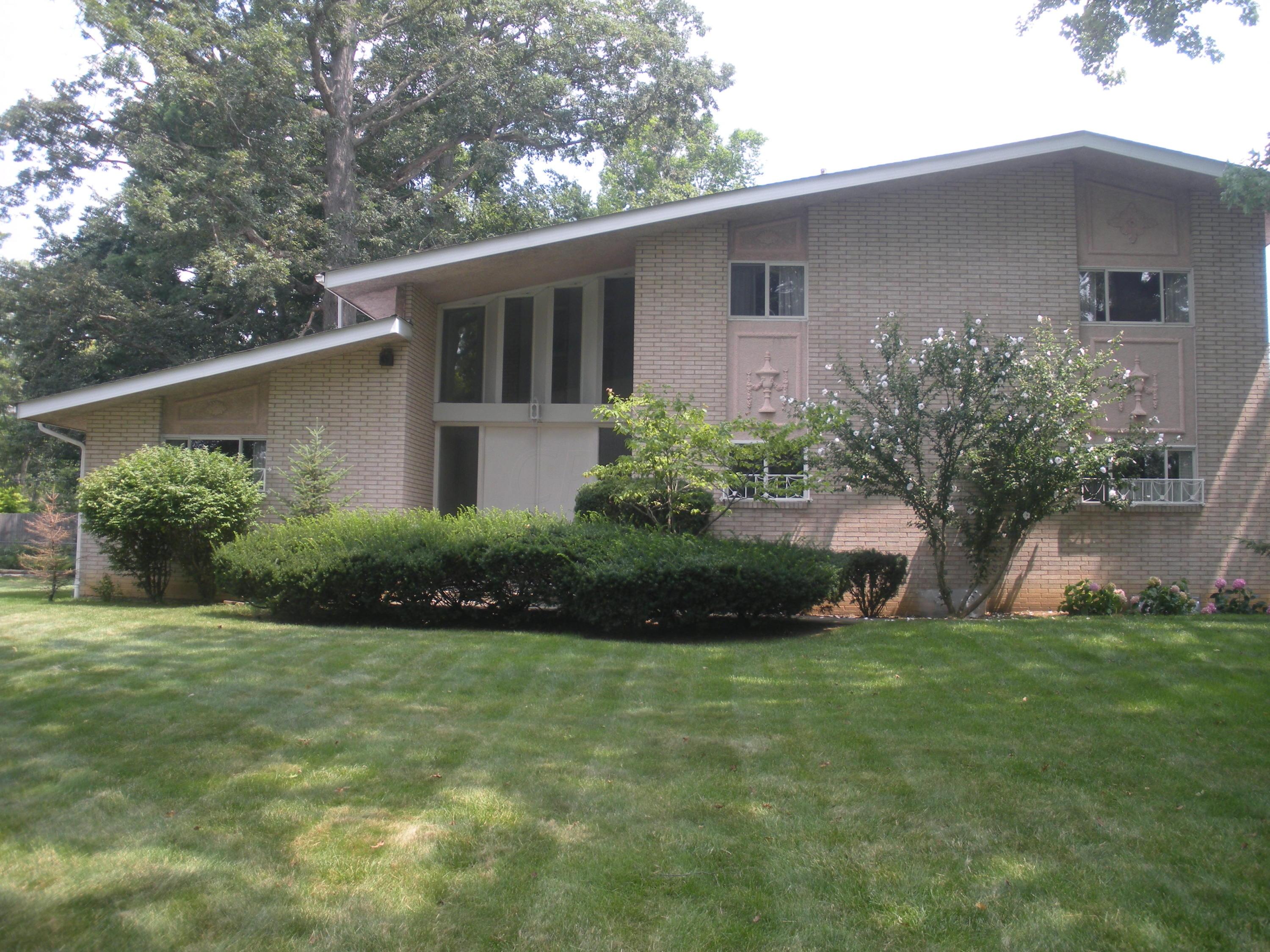 3838 Walhaven Road Columbus, OH 43220 - Photo 1 of 9 Gallery Image 1