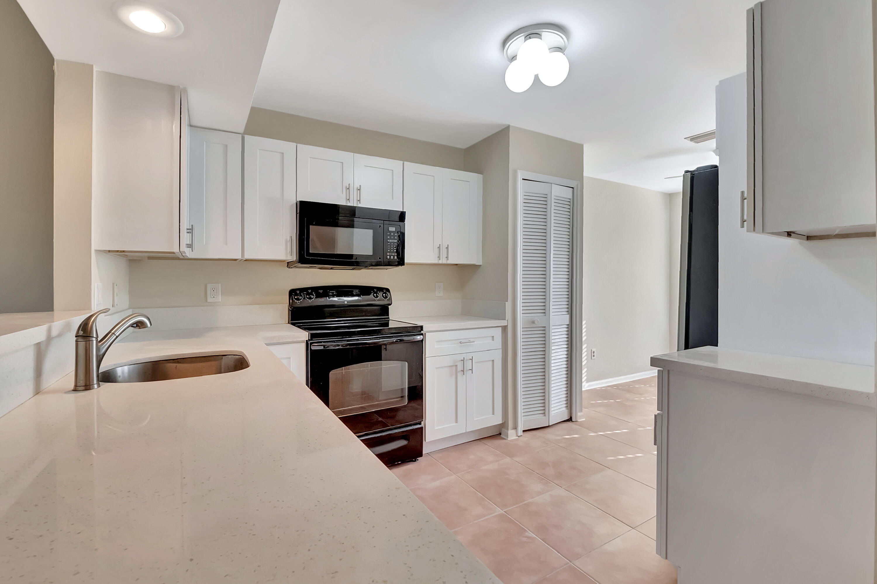 10321 Hidden Springs Court Boca Raton, FL 33498 - Photo 4 of 34 Kitchen