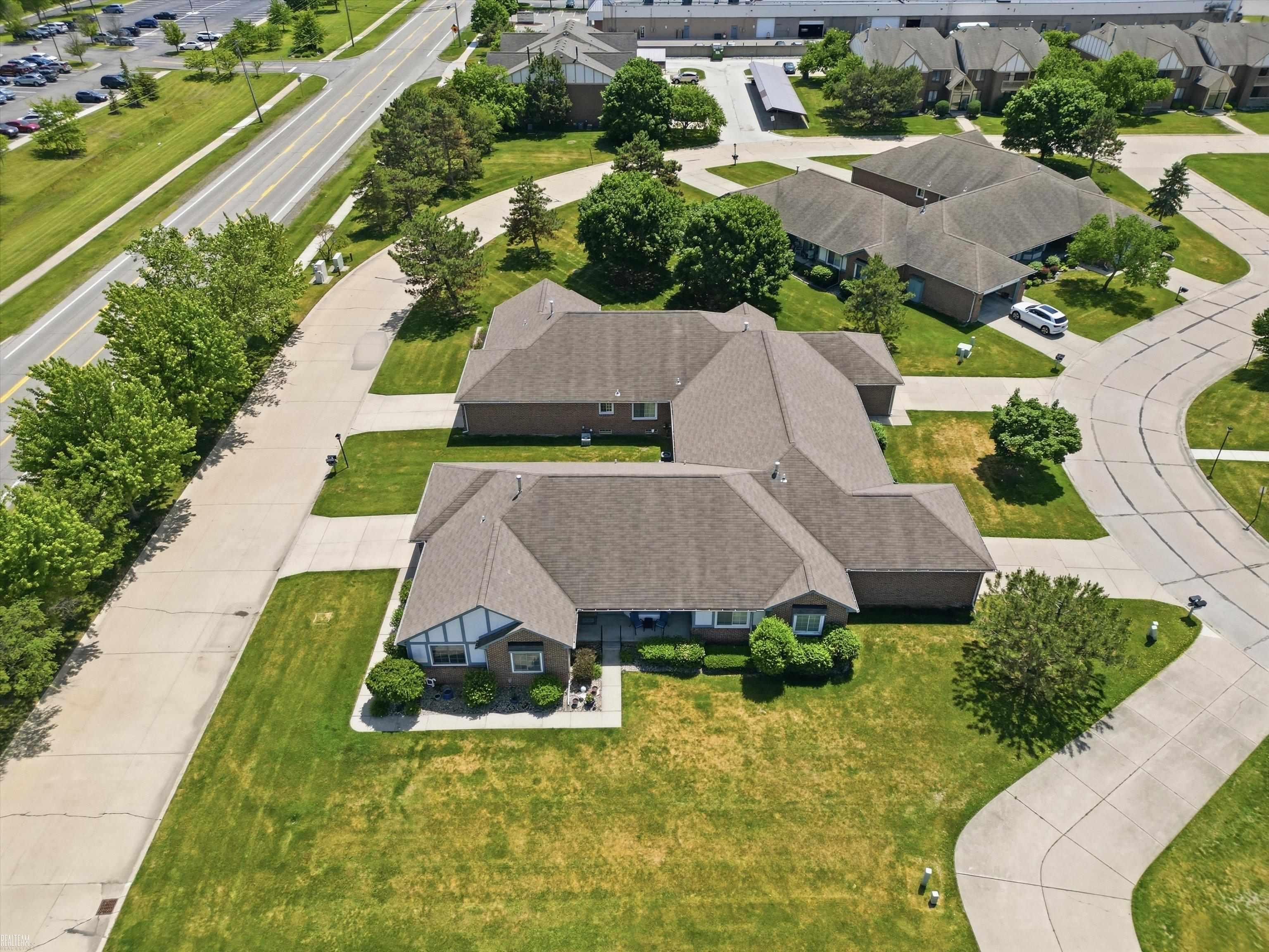 45461 Nottingham Drive, Unit 97 Macomb, MI 48044 - Photo 9 of 42