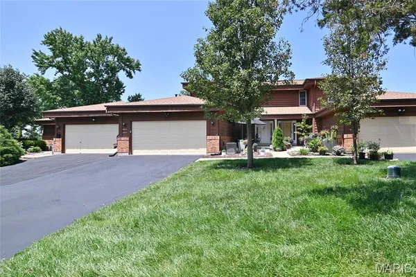 $274,999 | 1131 Claytonbrook Court, Ballwin, MO 63011