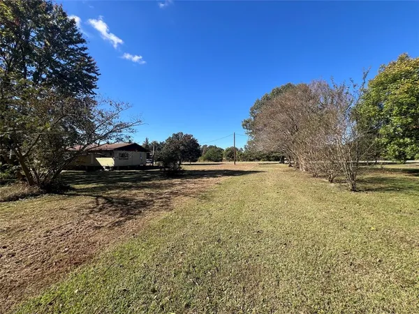 $40,000 | 595 Farm To Market 911, Avery, TX 75554