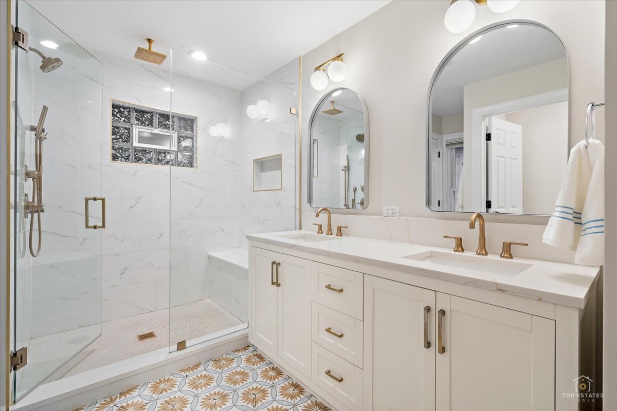 208 North Willow Road Elmhurst, IL 60126 - Photo 19 of 37 Gallery Image 19