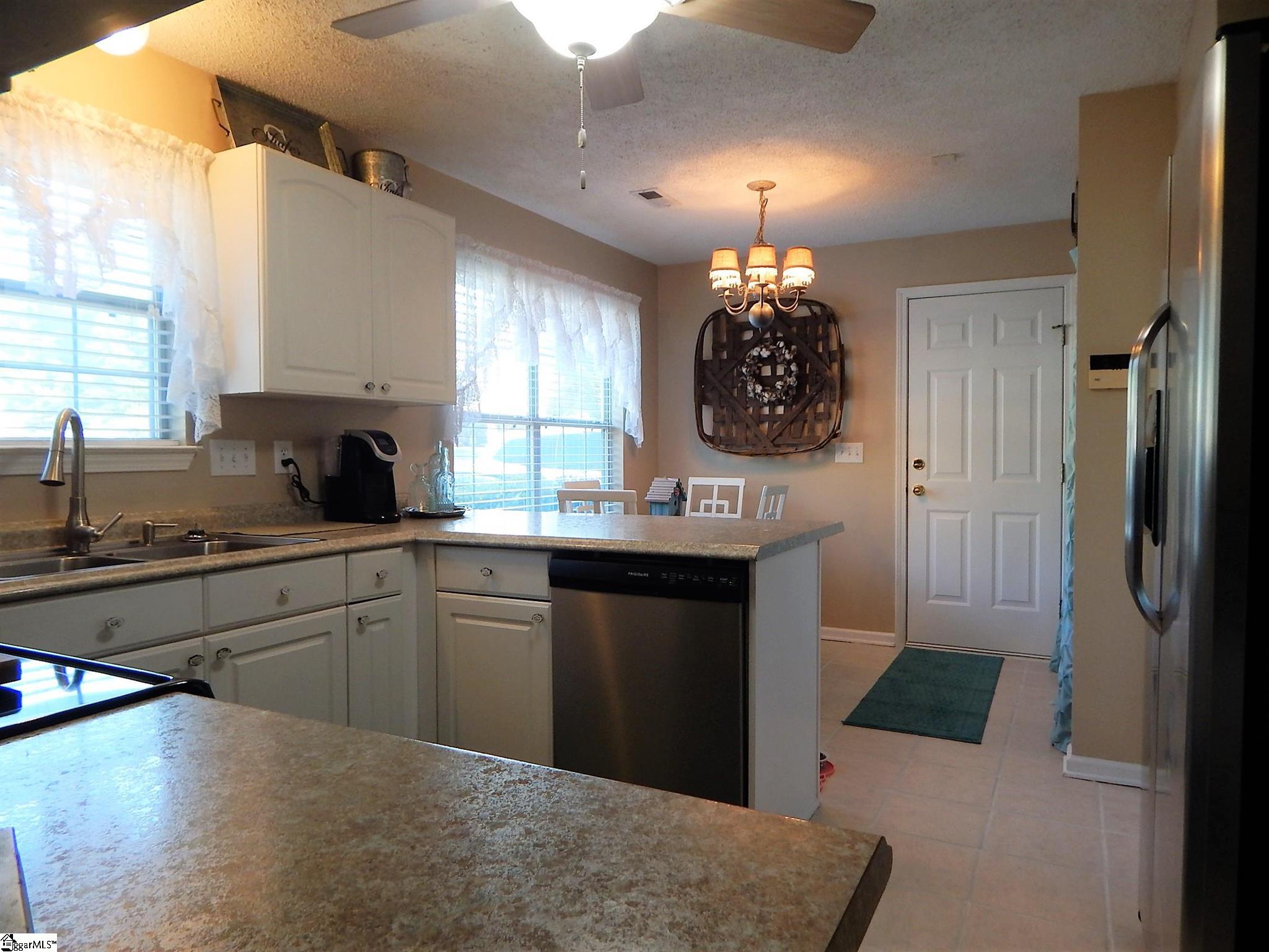 107 Charlie Way Fountain Inn, SC 29644 - Photo 5 of 23 Gallery Image 5