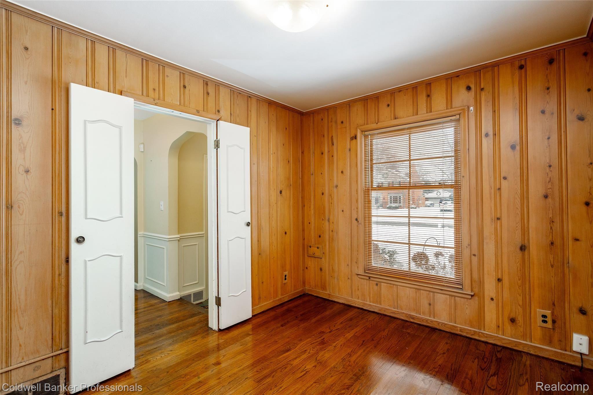 559 Pemberton Road Grosse Pointe, MI 48230 - Photo 19 of 44 559 Pemberton L026.jpg