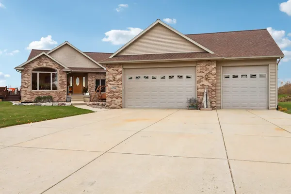$875,000 | 6784 Tartan Trail, Sun Prairie, WI 53590
