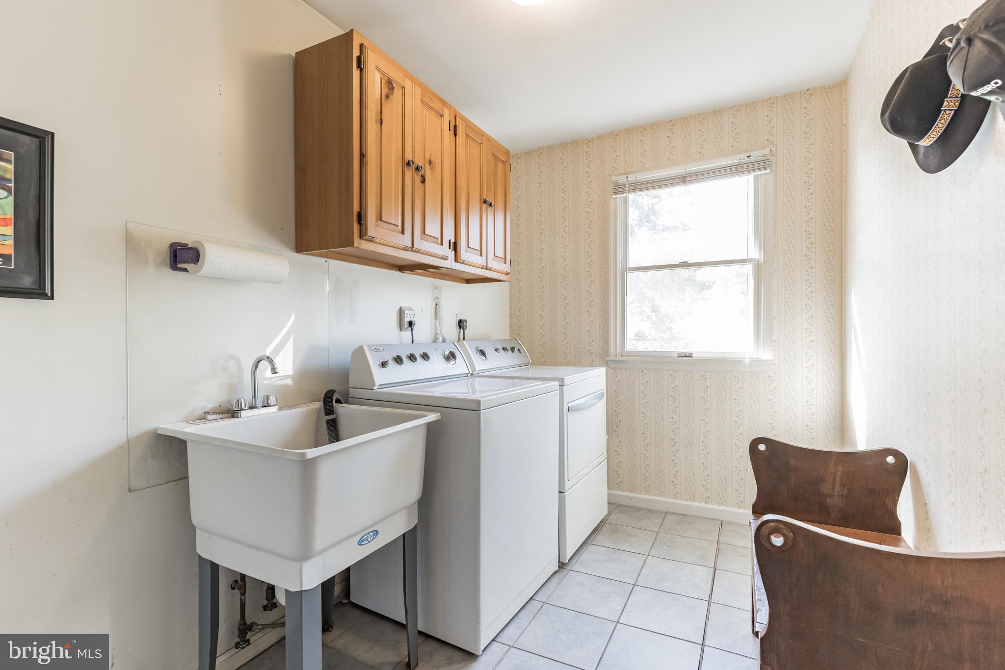 1405 Deer Run Road Hatfield, PA 19440 - Photo 20 of 35 Nice Bright Laundry Room