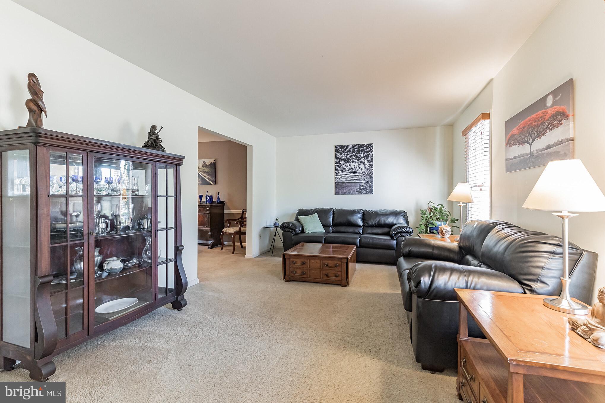 1405 Deer Run Road Hatfield, PA 19440 - Photo 7 of 35 Living Room