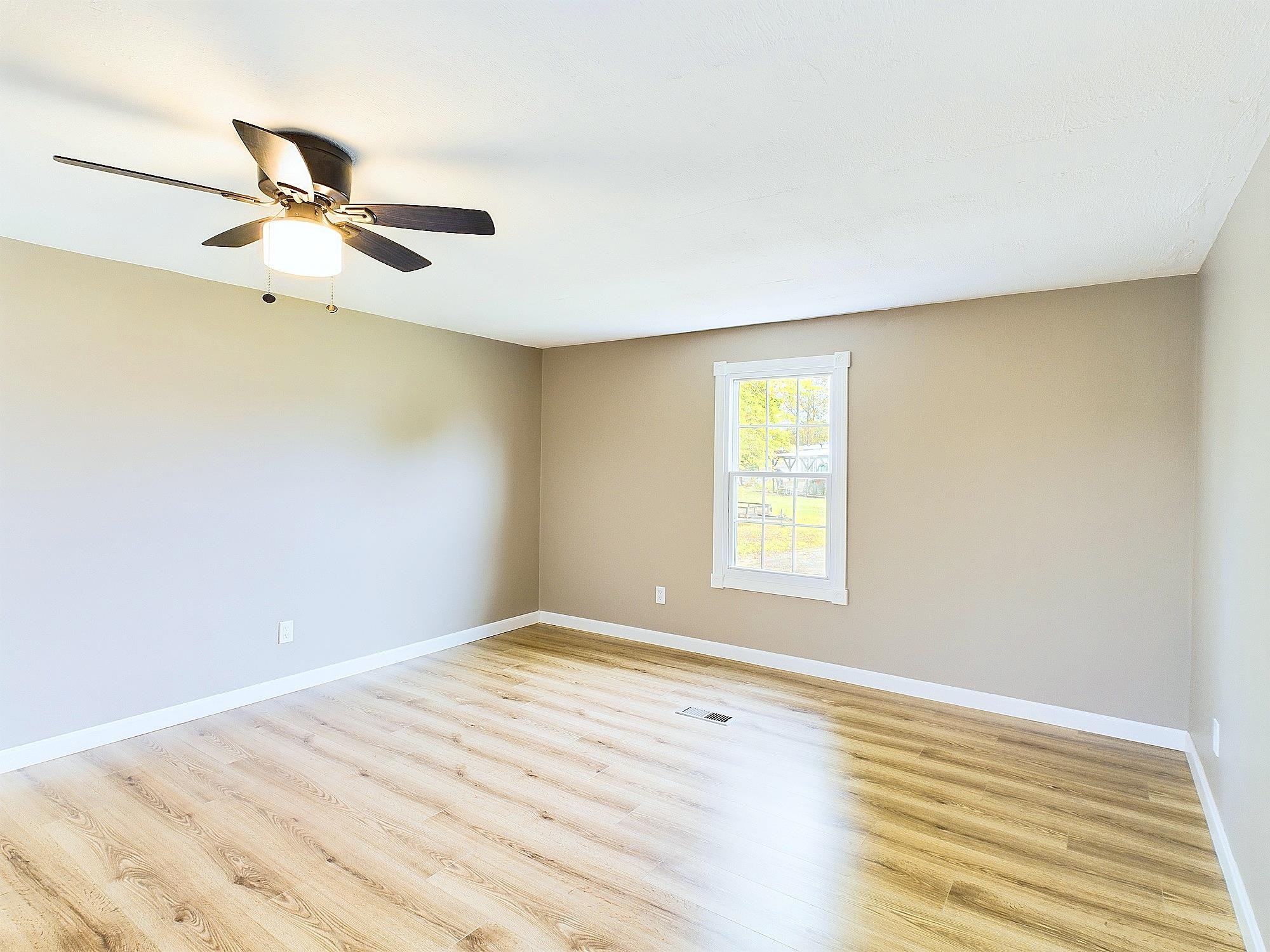 147 Canaan Mobile Home Park, Unit 18 Canaan, VT 05903 - Photo 22 of 53