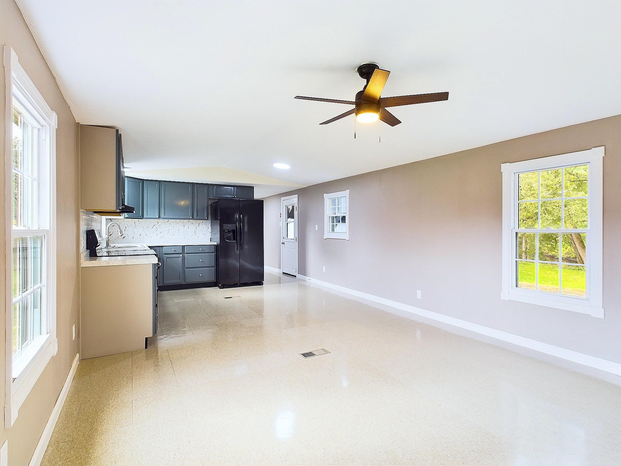 147 Canaan Mobile Home Park, Unit 18 Canaan, VT 05903 - Photo 9 of 53