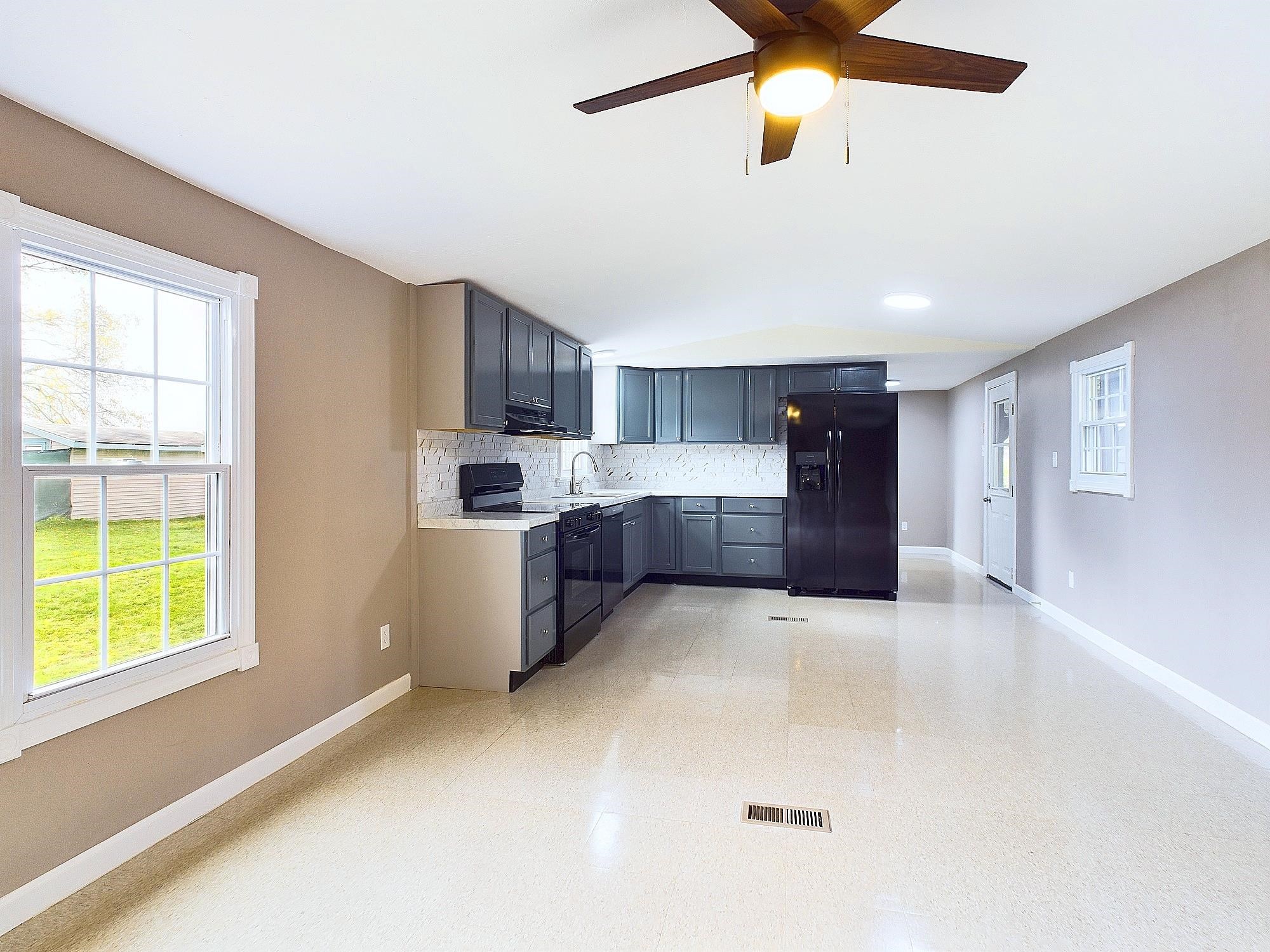 147 Canaan Mobile Home Park, Unit 18 Canaan, VT 05903 - Photo 10 of 53