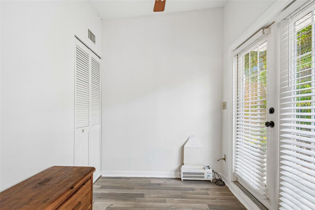 2434 West Prospect Road Tampa, FL 33629 - Photo 44 of 45 a view of a livingroom with wooden floor and a window
