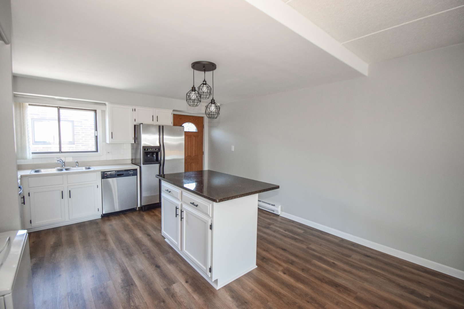 962 North Rohlwing Road, Unit 201A Addison, IL 60101 - Photo 3 of 16 Gallery Image 3