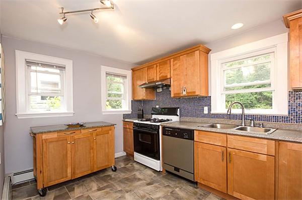 34 Clearwater Road Brookline, MA 02467 - Photo 8 of 21 Gallery Image 8