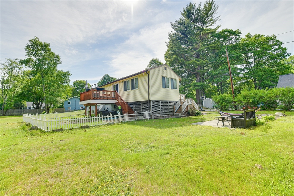 11 Topliff Street Billerica, MA 01821 - Photo 3 of 23