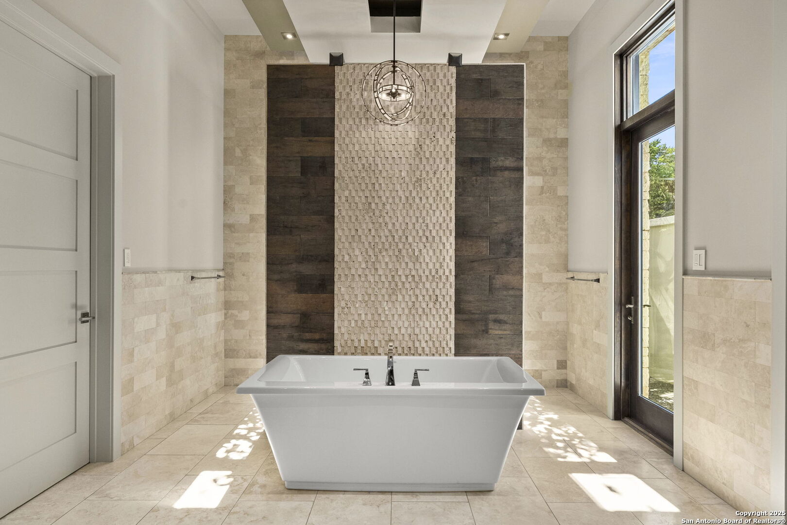 116 Sendero Ridge Boerne, TX 78006 - Photo 34 of 58 a bathroom with a bathtub and shower