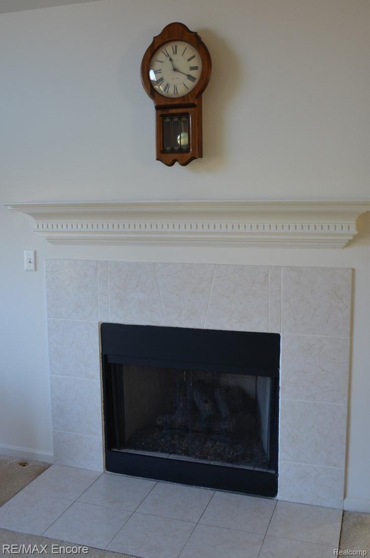8017 Perry Road Grand Blanc, MI 48439 - Photo 8 of 36 LivingRoom3.jpg