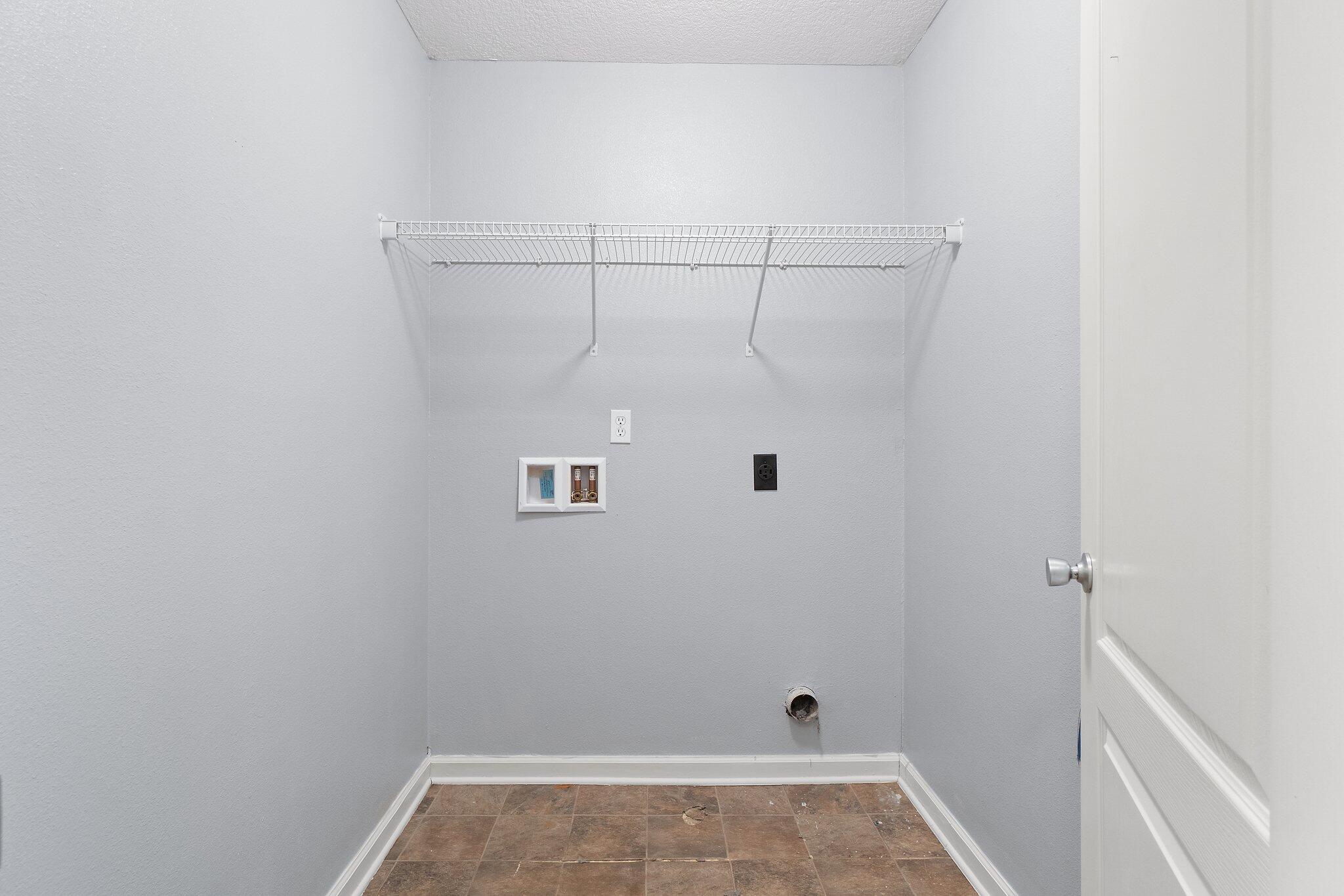 7984 Promise Creek Road Navarre, FL 32566 - Photo 10 of 22 Laundry
