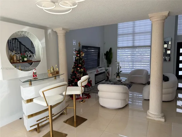$899,000 | 13966 Southwest 13th Street, Miami, FL 33184