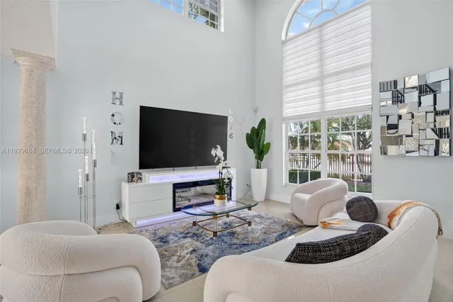 $899,000 | 13966 Southwest 13th Street, Miami, FL 33184