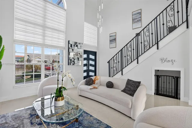 $899,000 | 13966 Southwest 13th Street, Miami, FL 33184