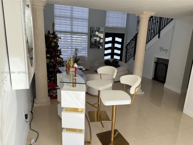 $899,000 | 13966 Southwest 13th Street, Miami, FL 33184