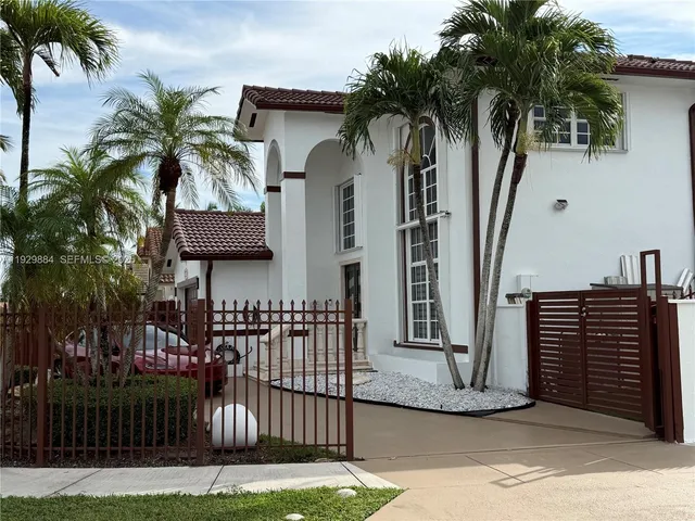 $899,000 | 13966 Southwest 13th Street, Miami, FL 33184