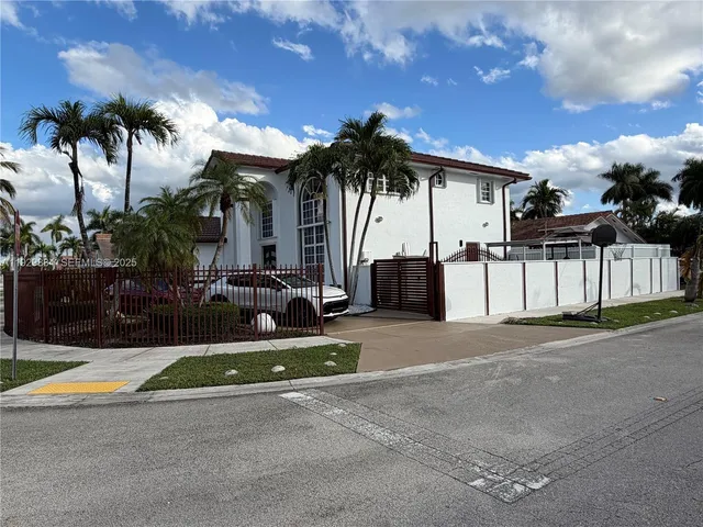$899,000 | 13966 Southwest 13th Street, Miami, FL 33184
