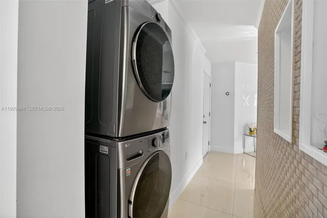 $899,000 | 13966 Southwest 13th Street, Miami, FL 33184