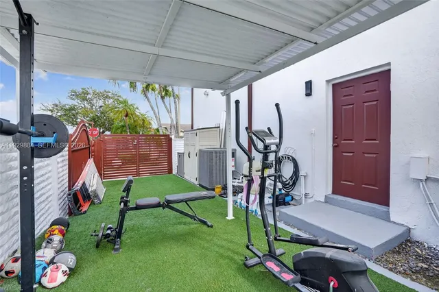 $899,000 | 13966 Southwest 13th Street, Miami, FL 33184