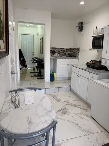 $899,000 | 13966 Southwest 13th Street, Miami, FL 33184